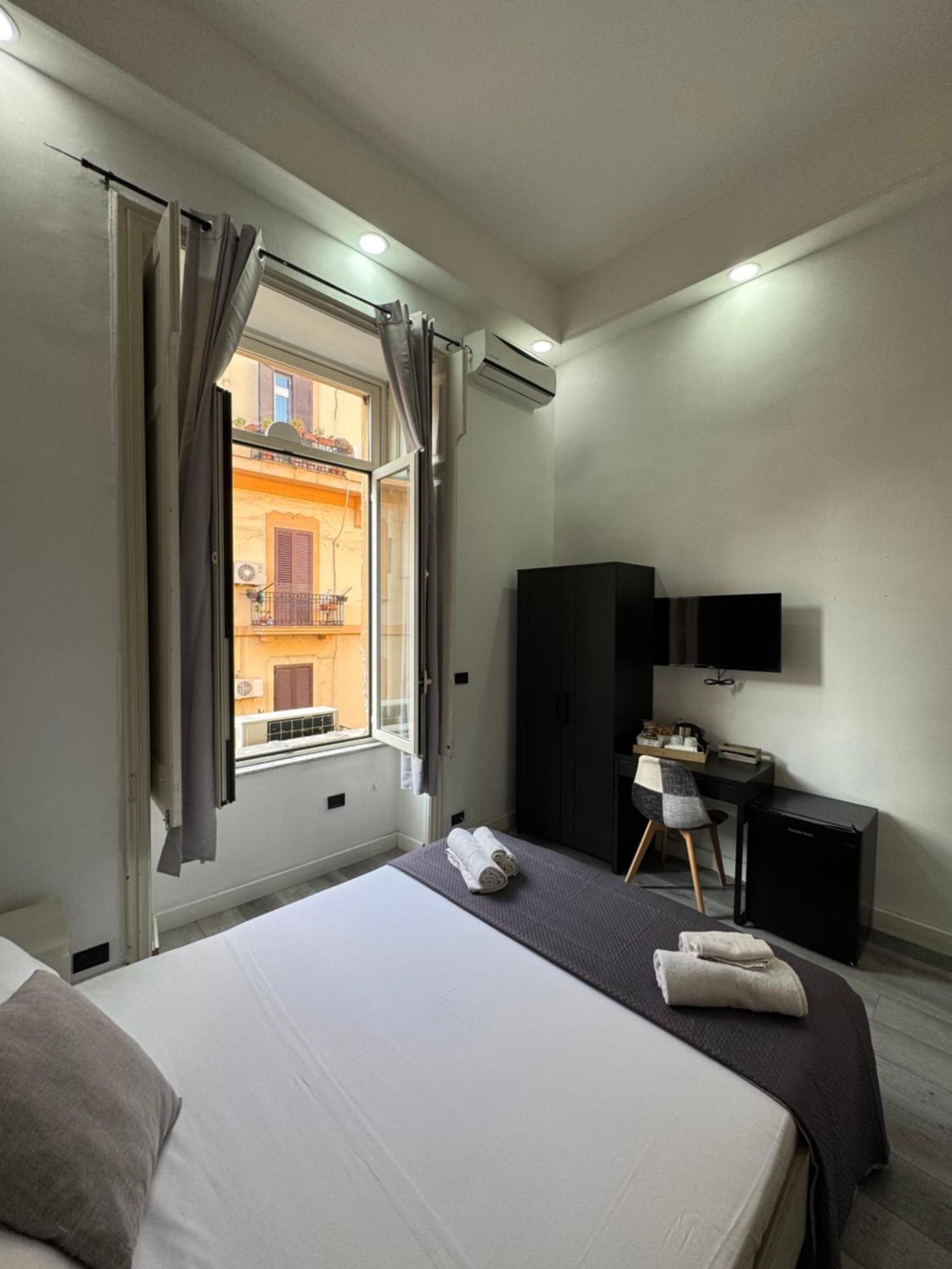 B&B San Ferdinando Napoli ภายนอก รูปภาพ