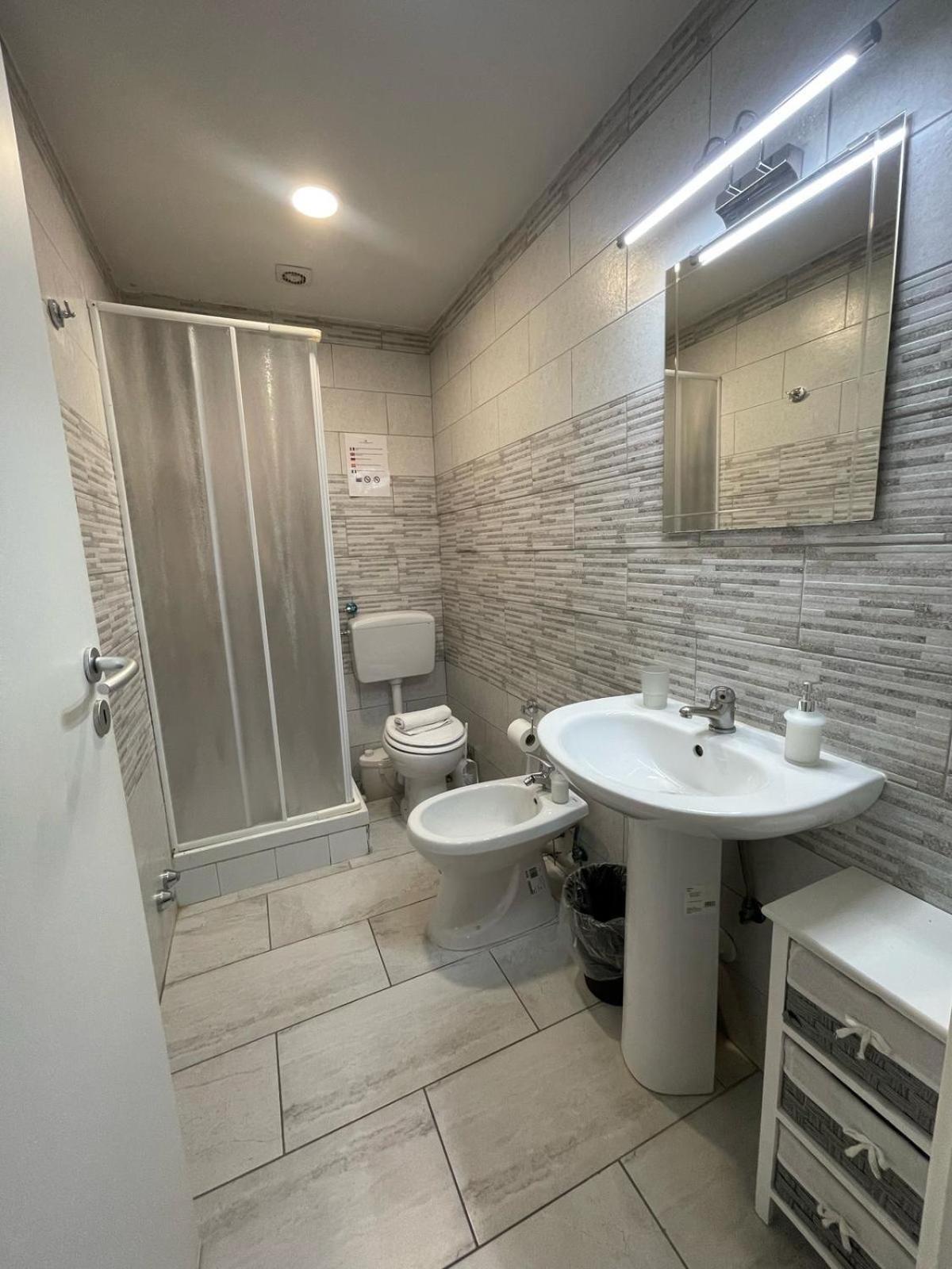 B&B San Ferdinando Napoli ภายนอก รูปภาพ