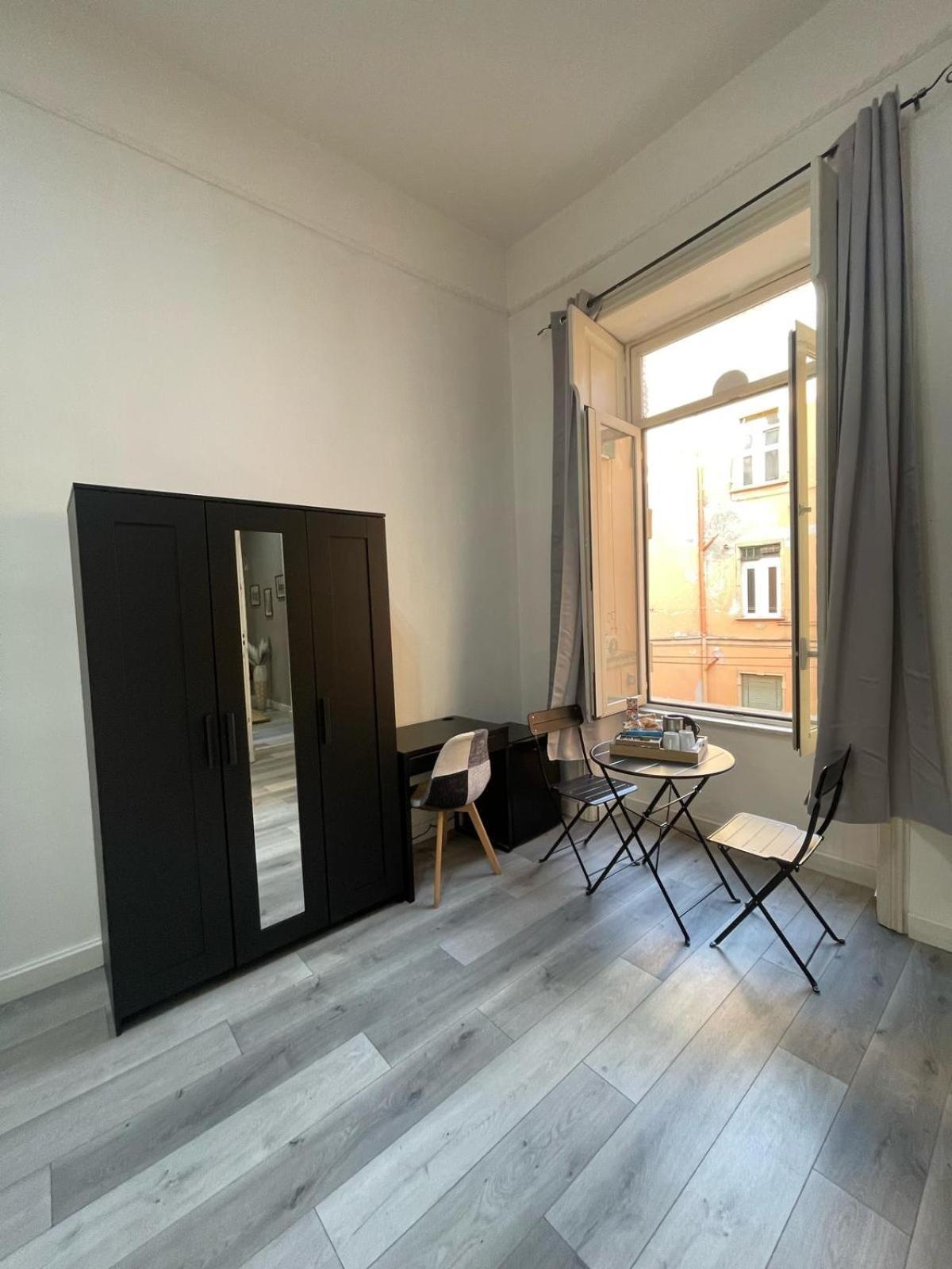 B&B San Ferdinando Napoli ภายนอก รูปภาพ