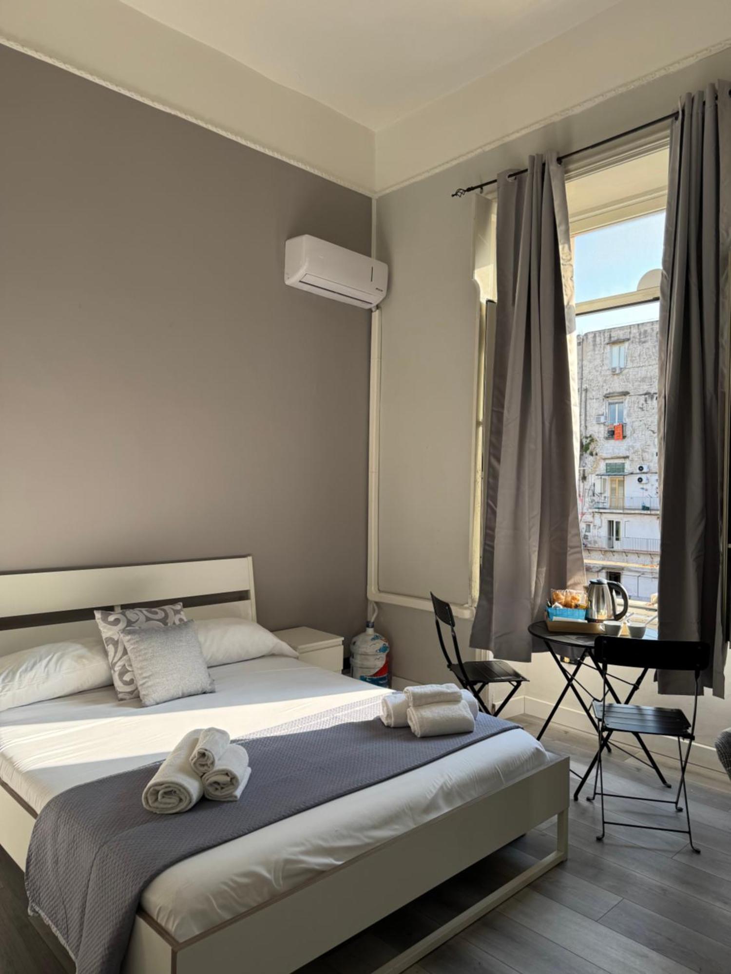 B&B San Ferdinando Napoli ภายนอก รูปภาพ