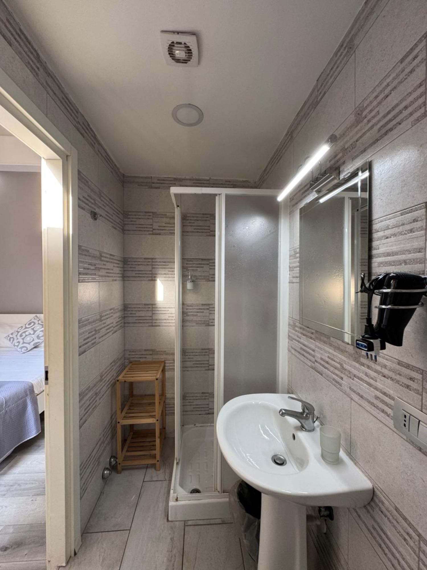 B&B San Ferdinando Napoli ภายนอก รูปภาพ