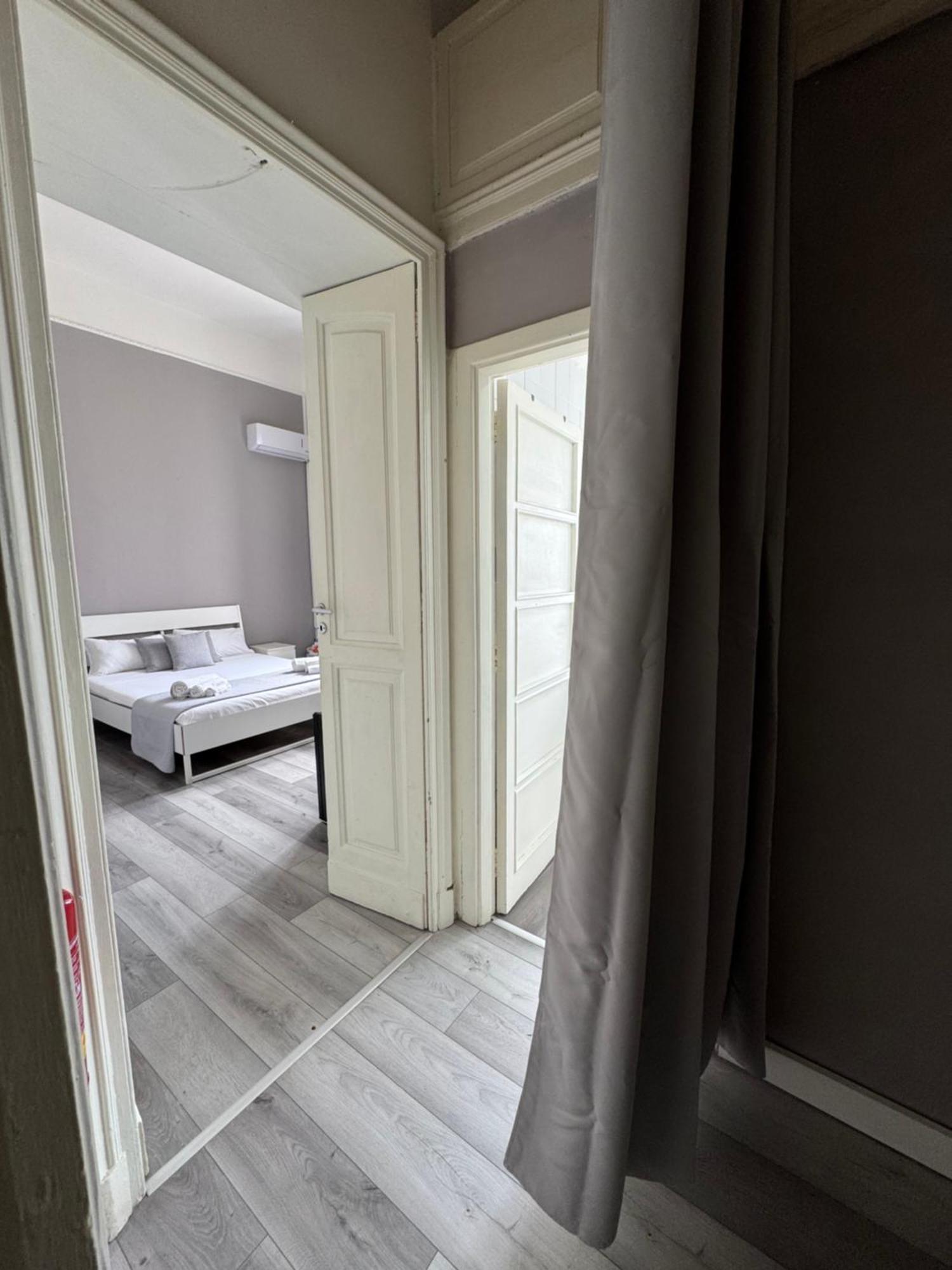 B&B San Ferdinando Napoli ภายนอก รูปภาพ